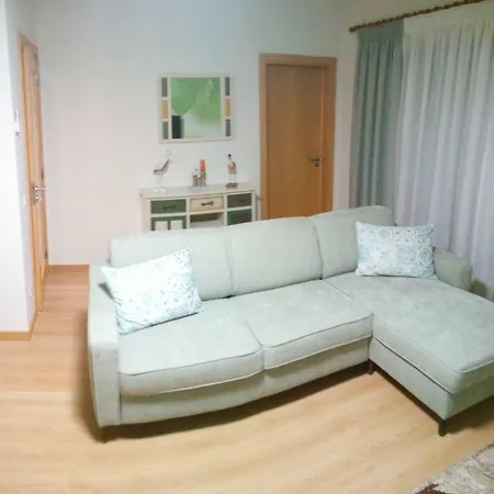 Birds House - Village Marina アパート